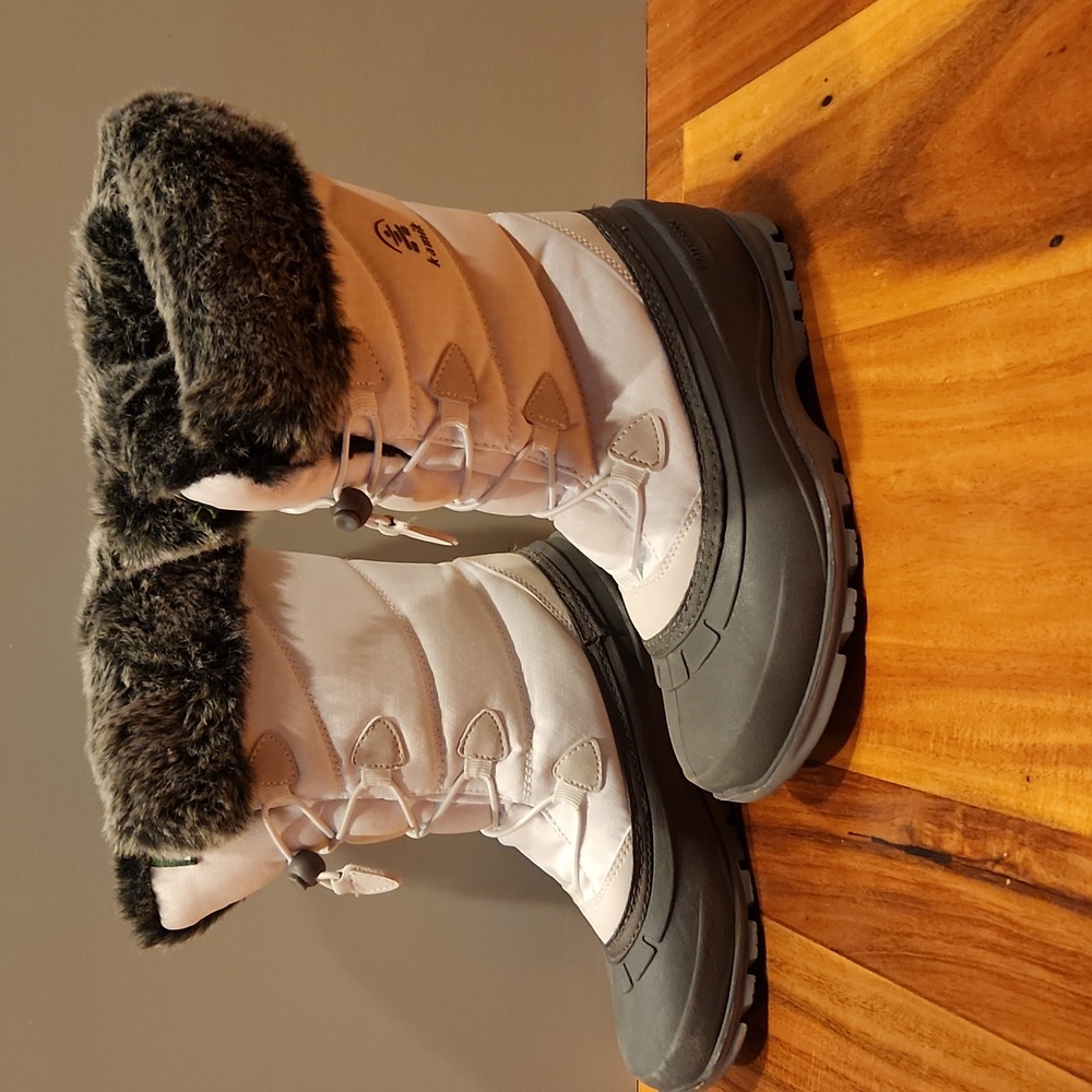 Womens Size 7 Kamik Winter Boots